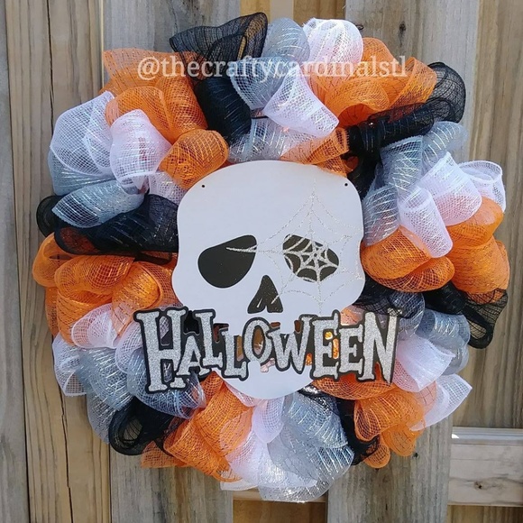 Handmade Other - Halloween Skull Outdoor Wreath Handmade